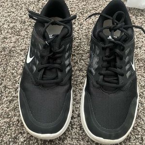 nike tennis shoes